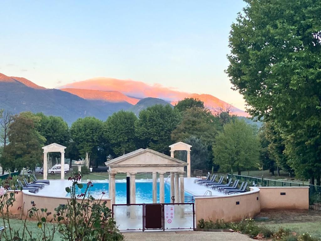 Appartamento La Vue Est Belle Montbrun-les-Bains Esterno foto