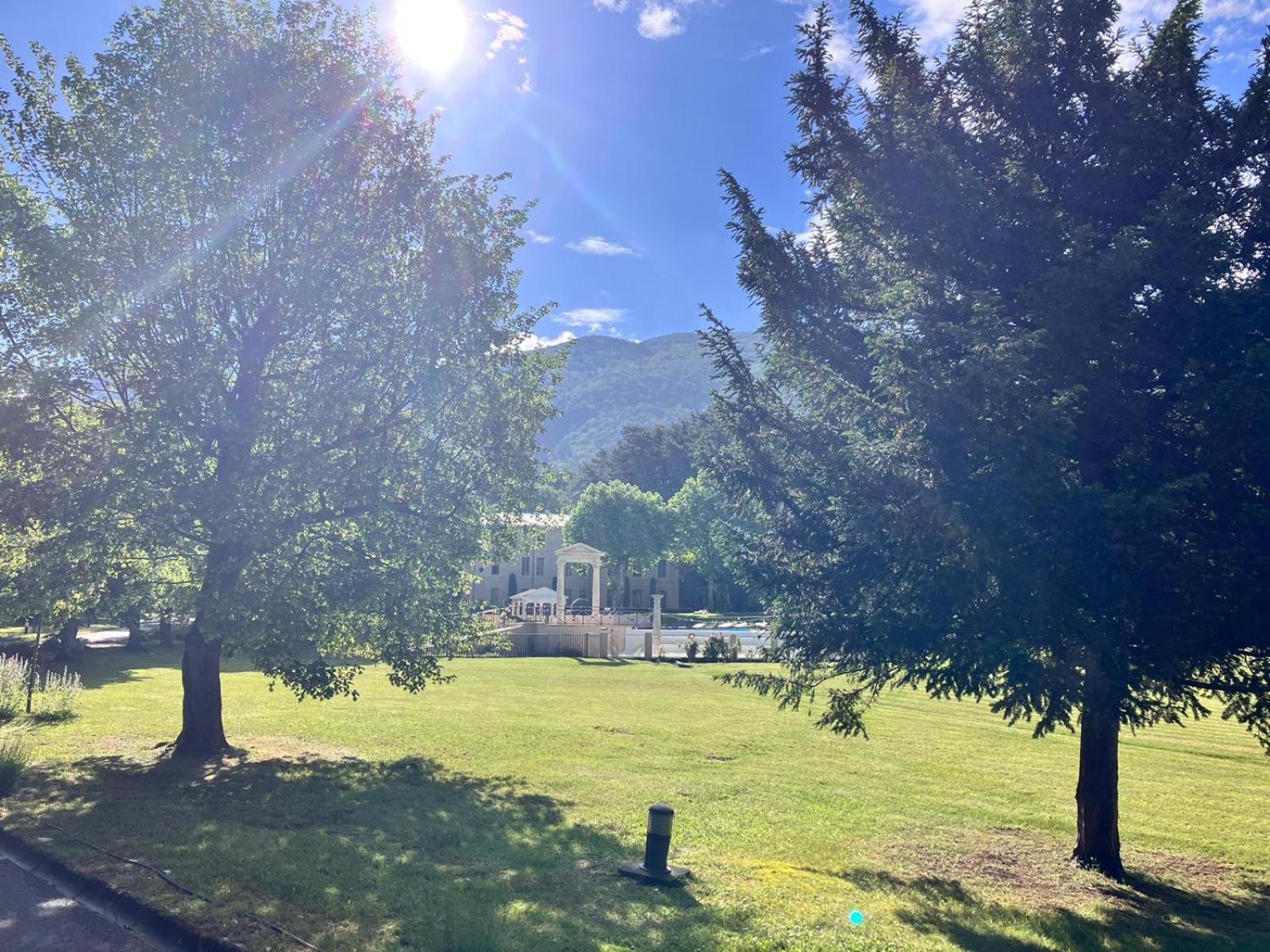 Appartamento La Vue Est Belle Montbrun-les-Bains Esterno foto